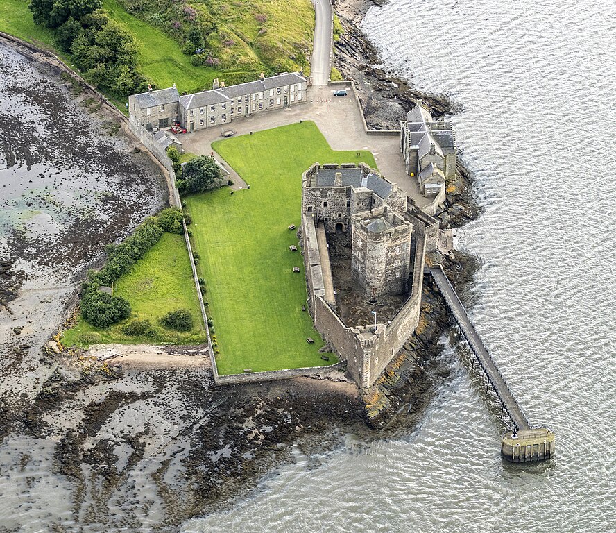 StMartinsStory_NEWScotland-2016-Aerial-Blackness_Castle_01.jpg