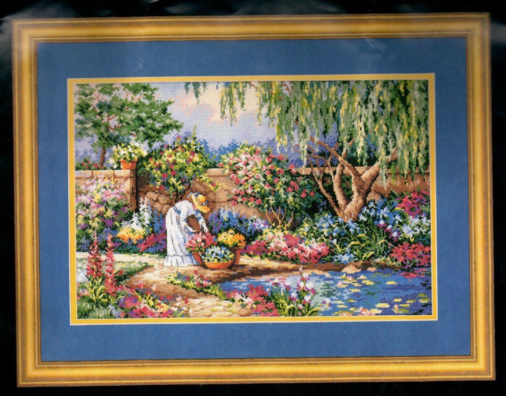 CMP DIM03780 An Enchanted Garden