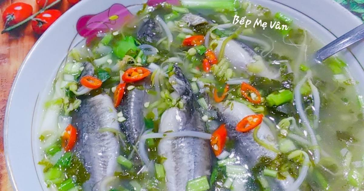 Canh chua cá chốt nấu lá me đất