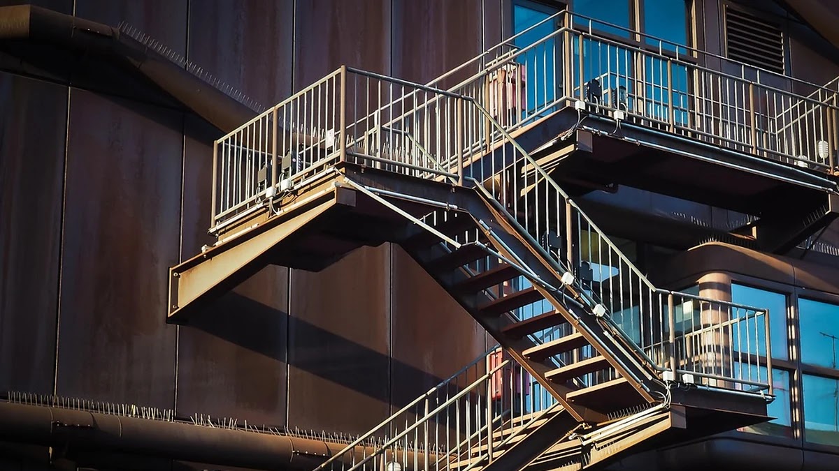 웹툰 로맨스 장르별 서사 구조와 캐릭터 유형 비교