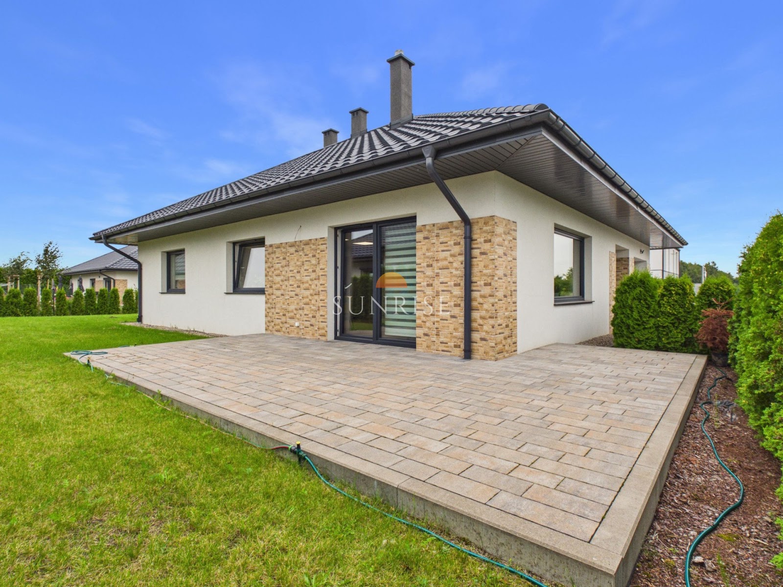 CHARZYNO | 177 M² | Ostatni dom parterowy na Osiedlu Słonecznym — zdjęcie główne