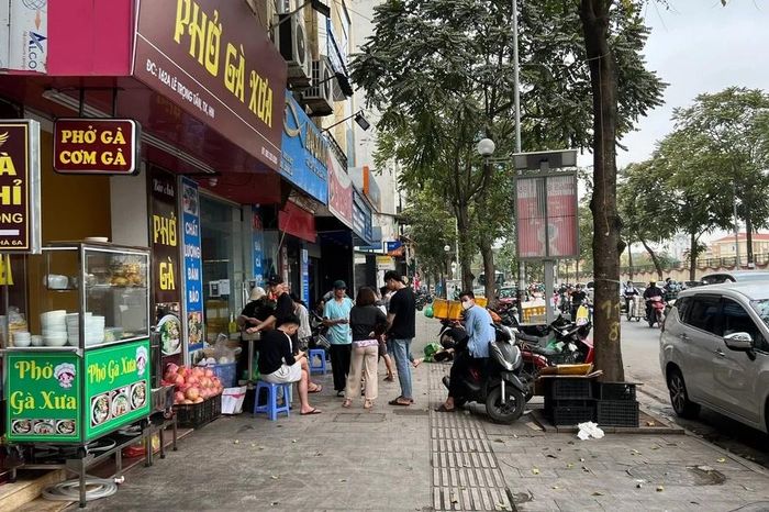 [VIDEO] Hà Nội đề xuất phạt lấn chiếm vỉa hè, đỗ xe trái phép lên tới 12 triệu đồng - Báo Tri thức &amp; Cuộc sống