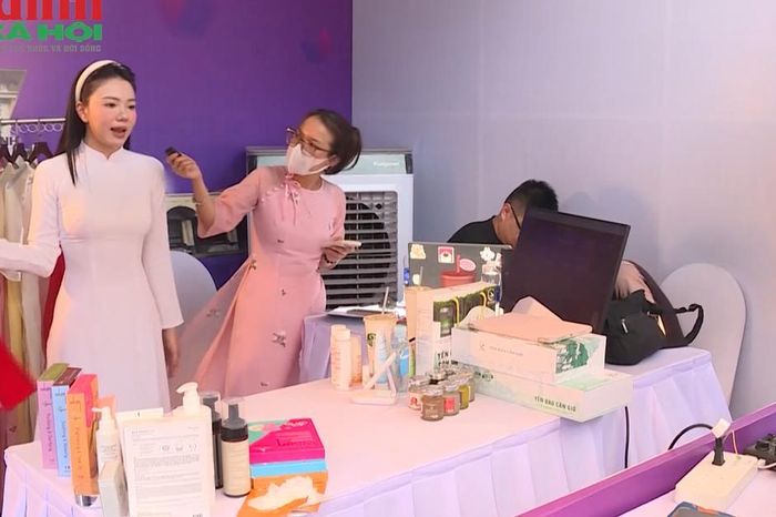 Từ 1/7, người livestream bán hàng cần làm gì để không vi phạm pháp luật - Chuyên trang Gia Đình &amp; Xã Hội - Báo Sức khỏe &amp; Đời sống