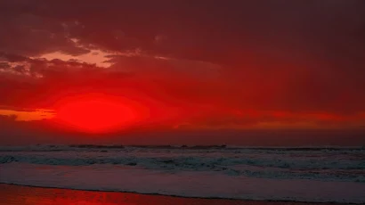 Sunlight Sea Red Evening Time 4K Wallpaper Background