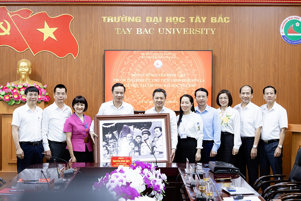 Chủ tịch UBND tỉnh Sơn La làm việc với Trường Đại học Tây Bắc