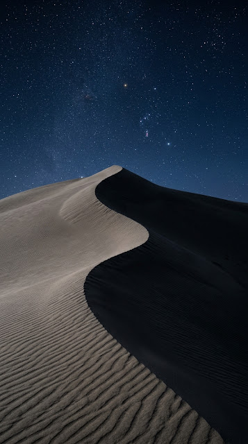 Minimalist Sand Dune Crest Under Night Sky - Free mobile Wallpaper