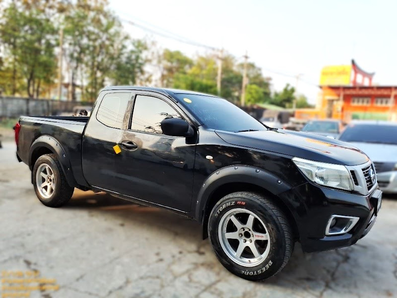 NISSAN NAVARA