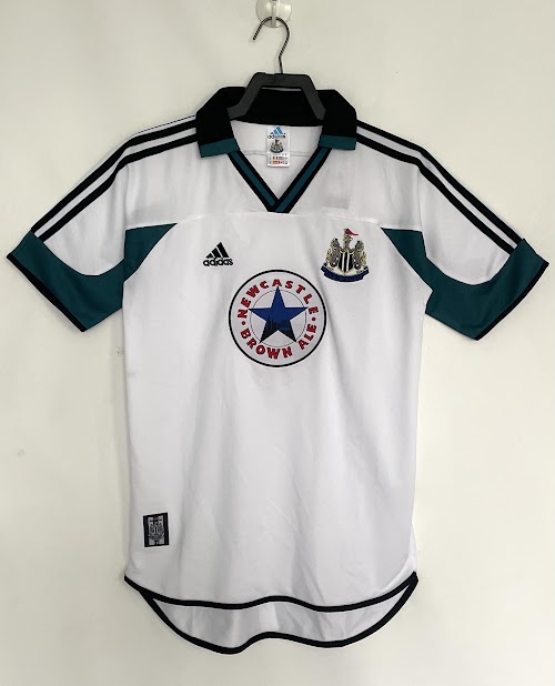 Equipación de visitante del Newcastle 1999.jpeg