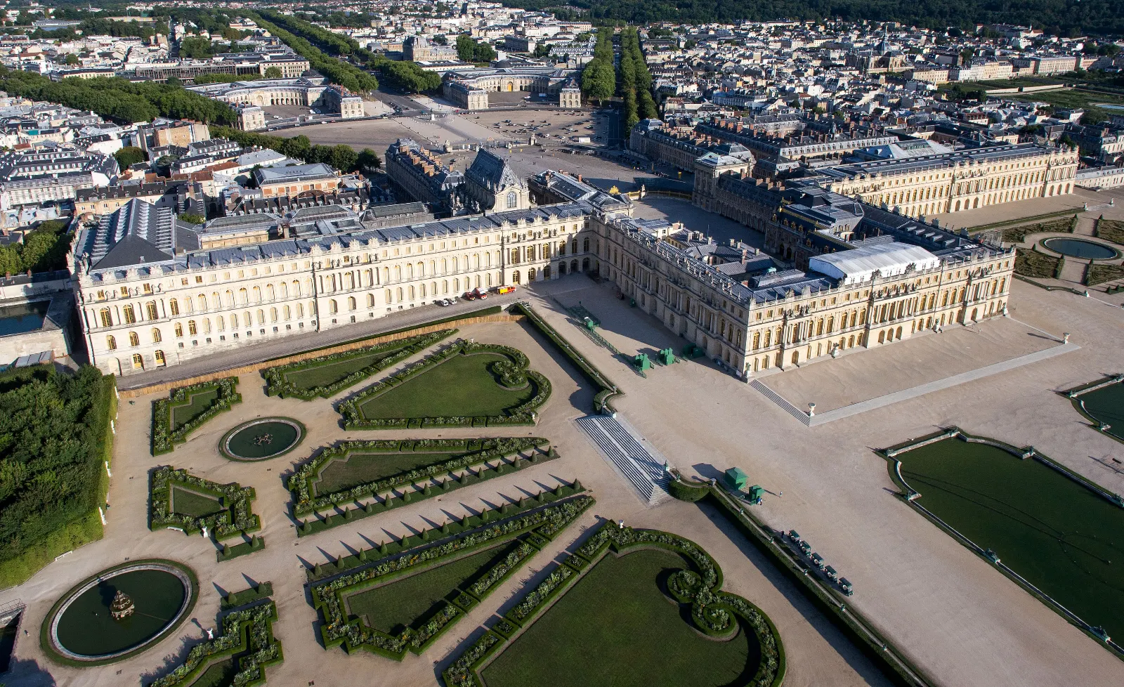 Istana Versailles: Simbol Kekuasaan dan Seni Prancis