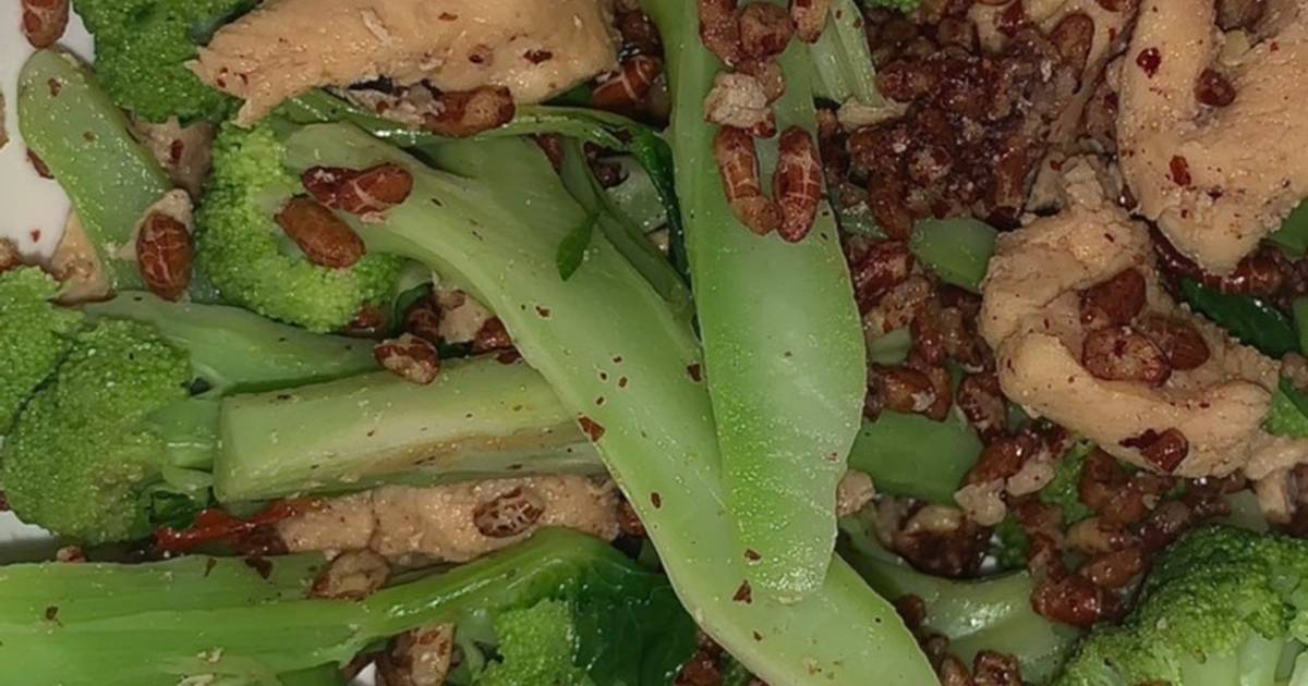 Bông cải xanh+ ức gà kho tiêu+gạo lứt sấy (ăn kiêng- eat clen)