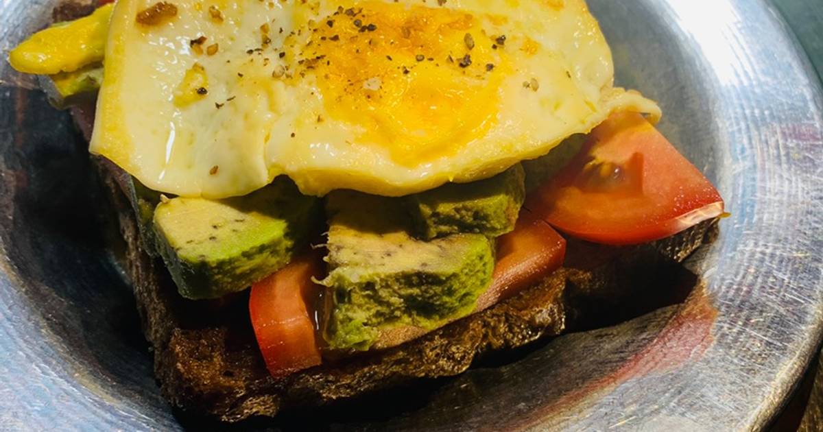 Avocado egg toast - Bánh mì bơ trứng
