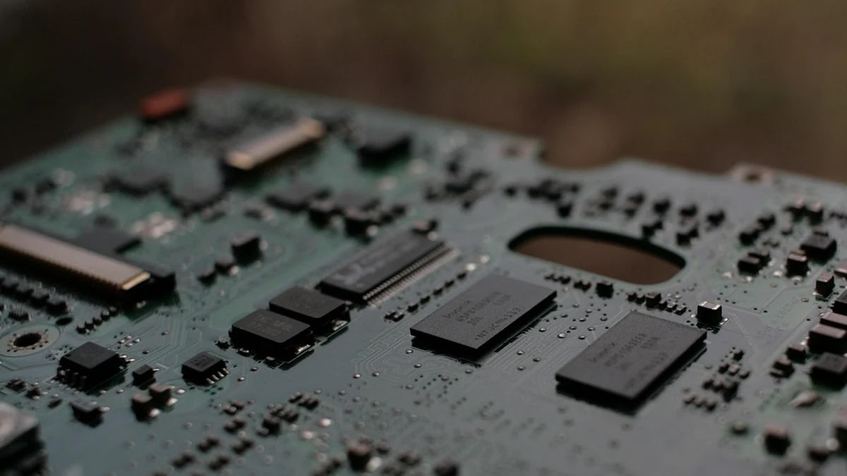 공급망 디지털 전환이 제조업 경쟁력에 미치는 영향 분석