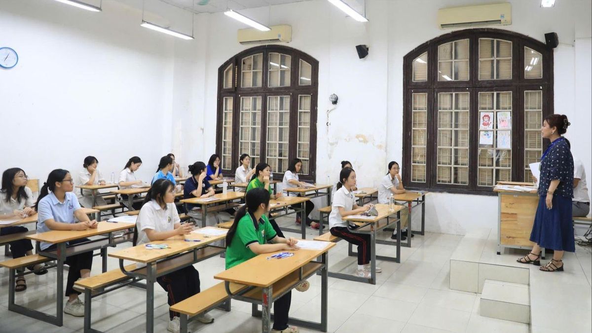 Thí sinh Hà Nội thi môn Toán vào lớp 10 - Đài Phát thanh và truyền hình Hà Nội