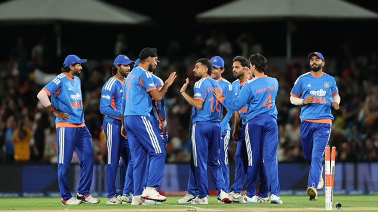 NZ vs India 2nd T20: Kiwis Stall at 66/3 in 10 Overs