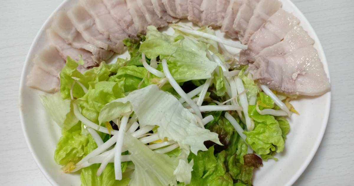 Thịt luộc rau sống