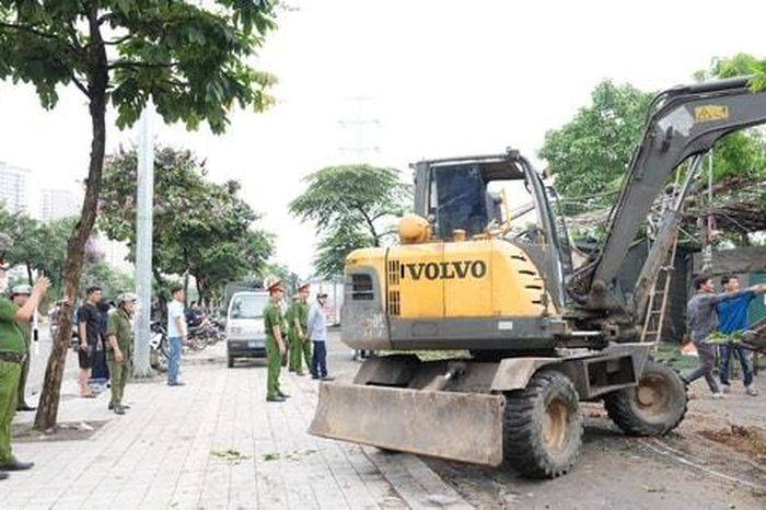 Kiên quyết xử lý lều lán trái phép trên đất nông nghiệp ở Yên Nghĩa - Báo Hà Nội Mới