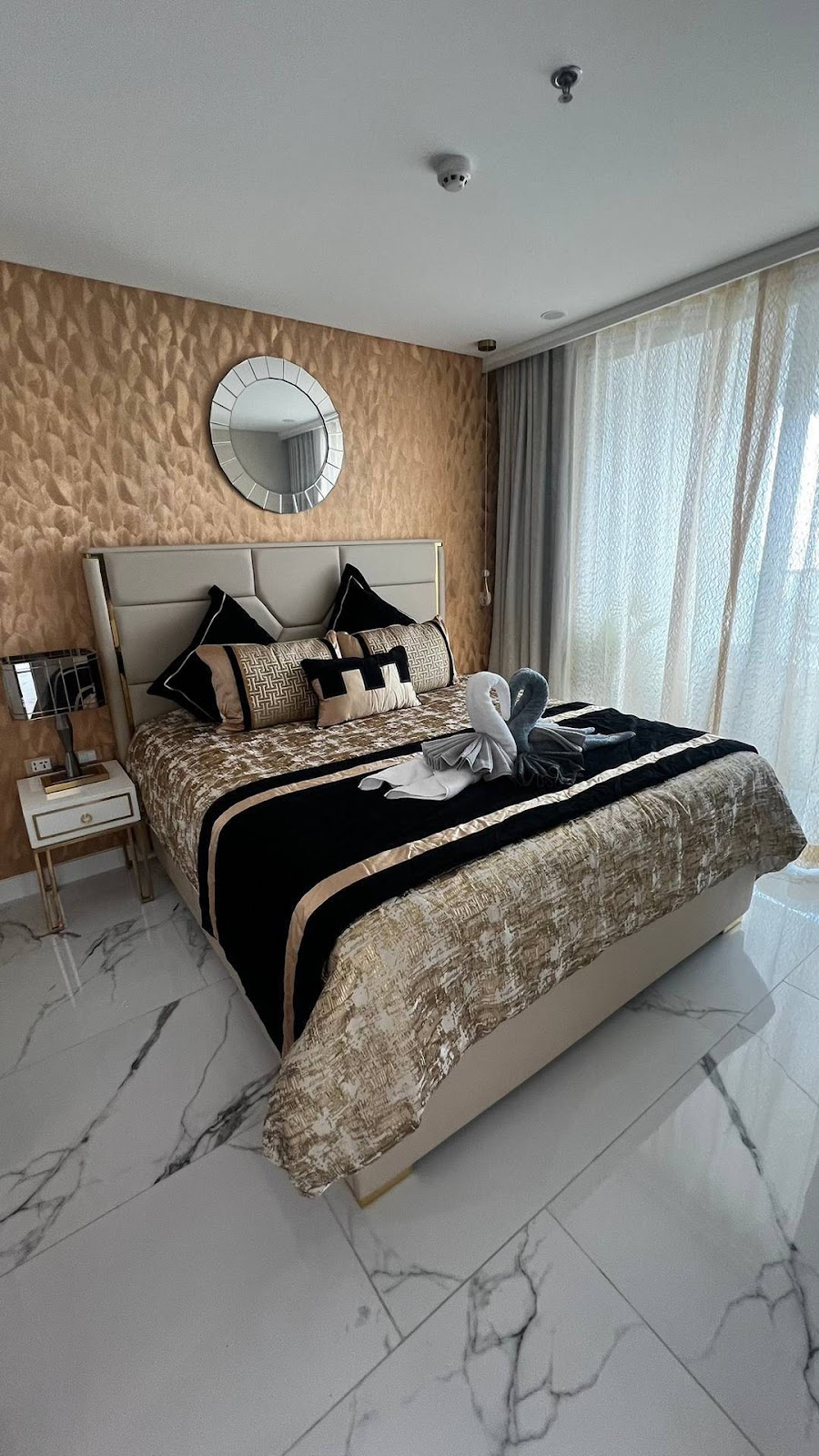 Espana Condo - 2 Bed, Floor 5 5