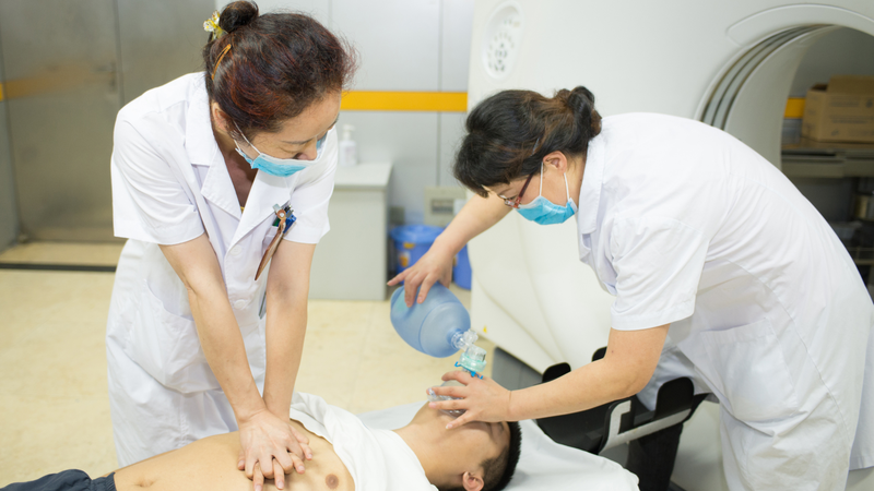 Nếu được cấp cứu hồi sức tim phổi (CPR) và các biện pháp y tế khác kịp thời, các chức năng sống có thể được phục hồi