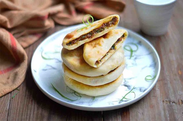 Bánh Rán Nhân Thịt Bò Băm Hành Lá