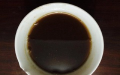 Cá bông lau làm sạch, cắt khúc. Me ngâm nước ấm, dầm nhuyễn, lọc qua rây lấy nước, bỏ bã.