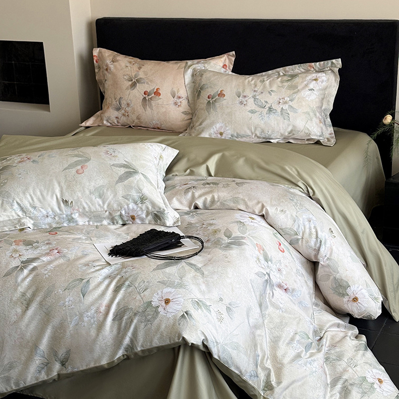 Cotton bedding set with floral pattern, 4-piece