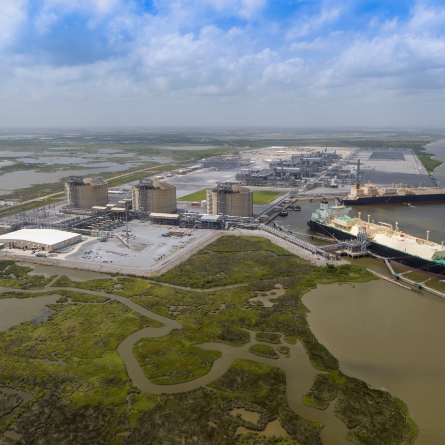 UAE đẩy mạnh thâm nhập thị trường LNG Mỹ