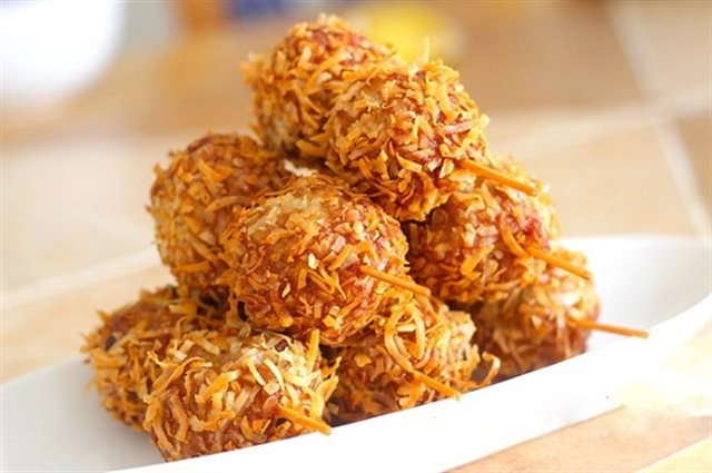 Thịt Bọc Trứng Muối Chiên Giòn