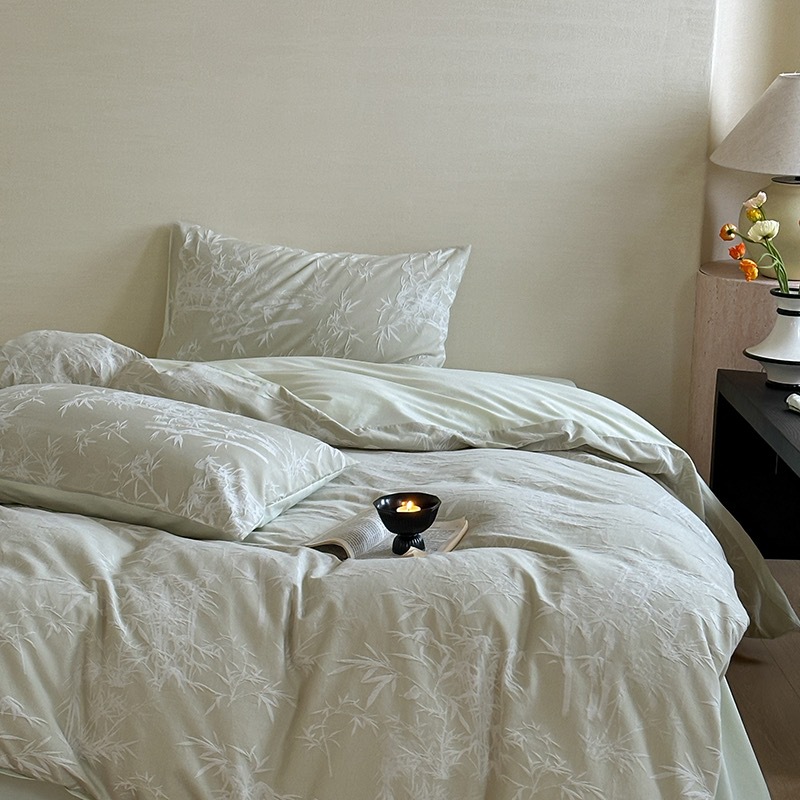 Cotton bedding set with jacquard weave structure