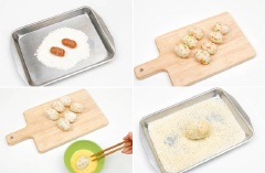 Lăn xúc xích heo qua 1 lớp bột mì. Nặn hỗn hợp cơm lại thành miếng nhỏ, vừa ăn, cho xúc xích heo vào, nặn lại thành hình bầu dục. Cho cơm nắm xúc xích heo vào chén trứng gà đánh tan, bột chiên xù.