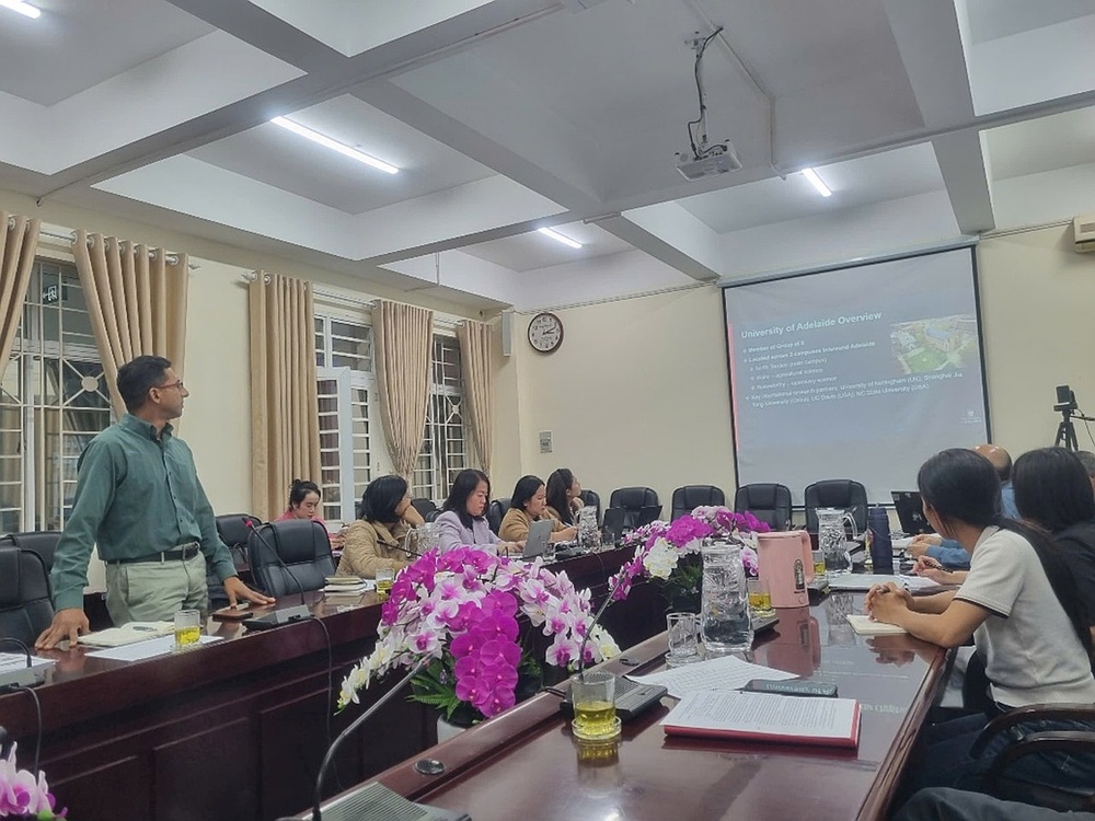 Trường Đại học Tây Bắc đón tiếp và làm việc với đoàn  Chuyên gia Trường Đại học Adelaide (Australia) và viện  Khoa học kỹ thuật nông lâm miền núi phía bắc