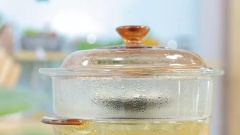 Gọt vỏ củ mài, rửa sạch rồi cắt thành những miếng nhỏ. Cho củ mài vào đĩa, đặt vào xửng. Đậy kín nắp vung rồi đun sôi trong khoảng 15 phút là củ mài chín. Cho ra mài ra tô, Dùng chày giã (hoặc dùng muỗng, nĩa) để nghiền mịn.