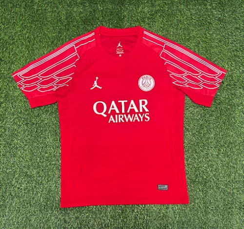 25-26 Paris Saint-Germain 3ra Visitante Rojo.jpeg