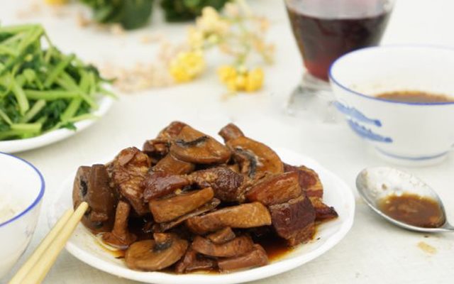 Nấm, Thịt Kho Tàu