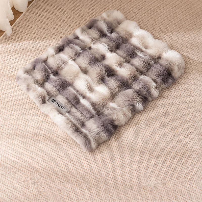 Pet heat mat, tie-dye design