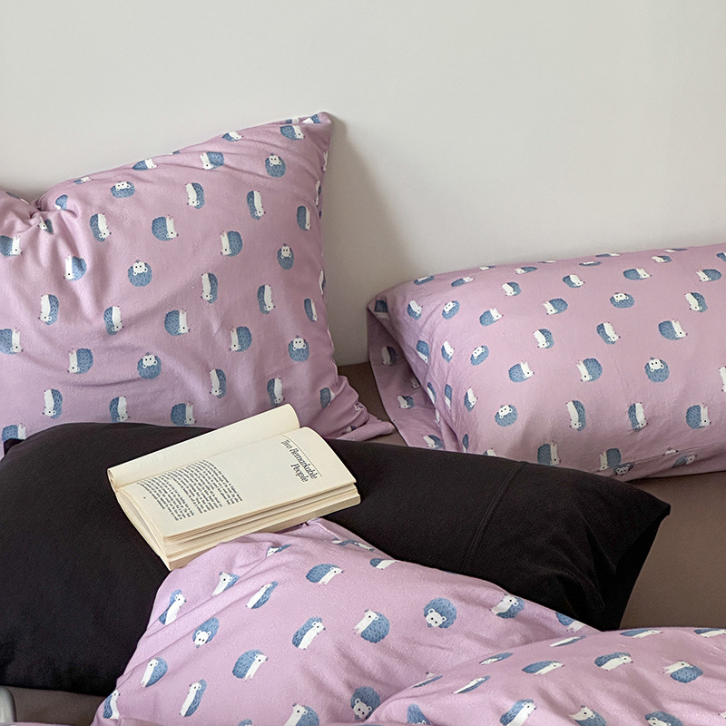 Soft knitted bedding set made of cotton with animal motifs
