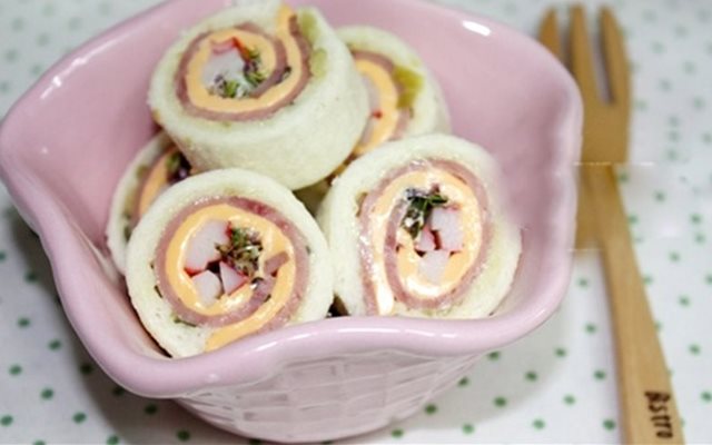 Sandwich Cuộn Nhân Thập Cẩm