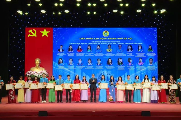 Tuyên dương 100 Công nhân giỏi Thủ đô - Đài Phát thanh và truyền hình Hà Nội