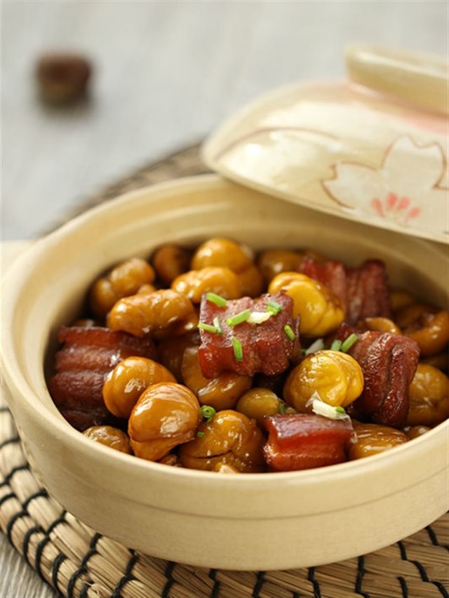 Thịt Ba Chỉ Nấu Hạt Dẻ