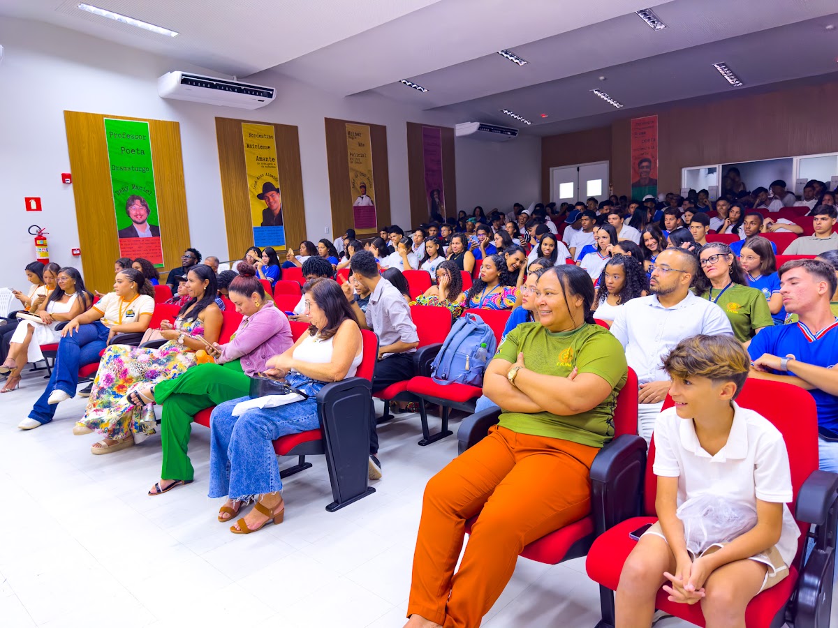 Registro de atividade educativa e cultural em Mairi