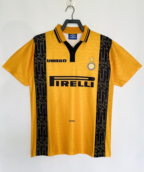 Tercera equipación del Inter de Milán 1996-97.jpeg
