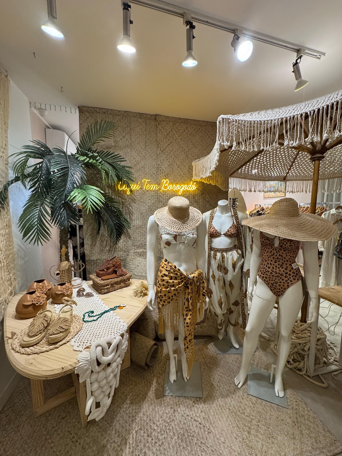 Moda praia — coleção FARM