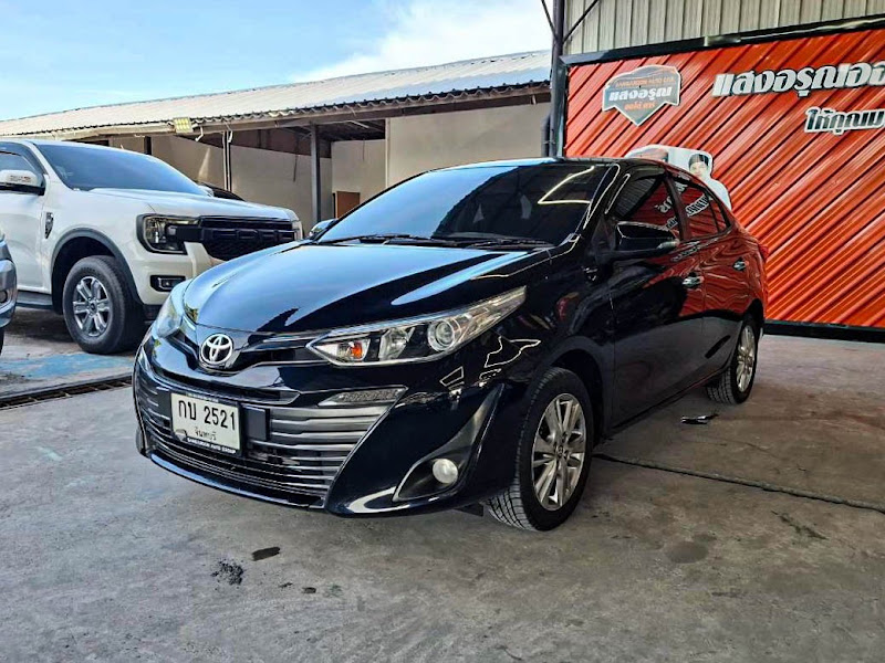 TOYOTA YARIS ATIV