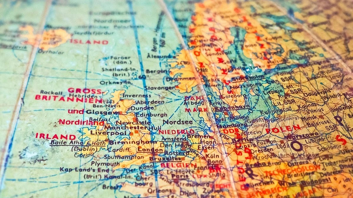 냉전시대 결정적 사건이 동서 관계에 미친 영향 비교