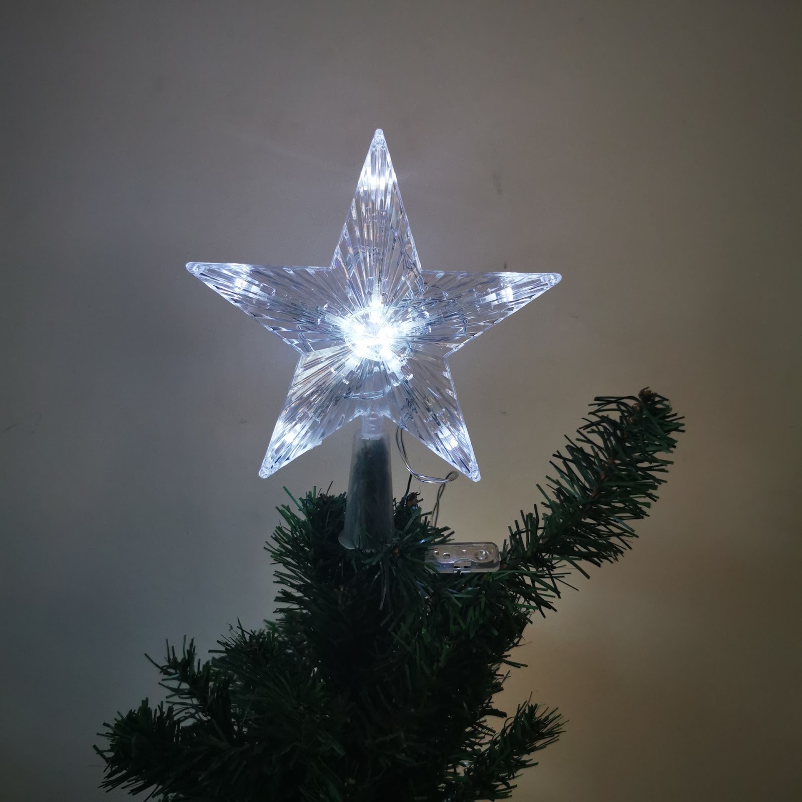 LED Star Tree Topper with Manual Control