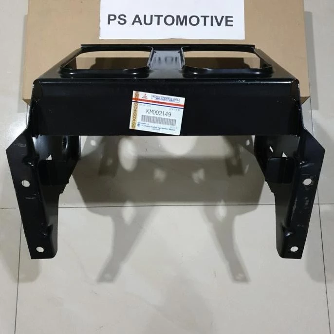 Dudukan Accu Mitsubishi Canter Original: Solusi Masalah Mobil Anda