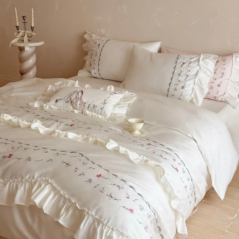 Bedding made from long-staple cotton with embroidery