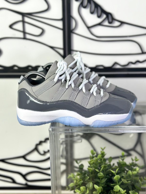 Jordan 11 Low Gris