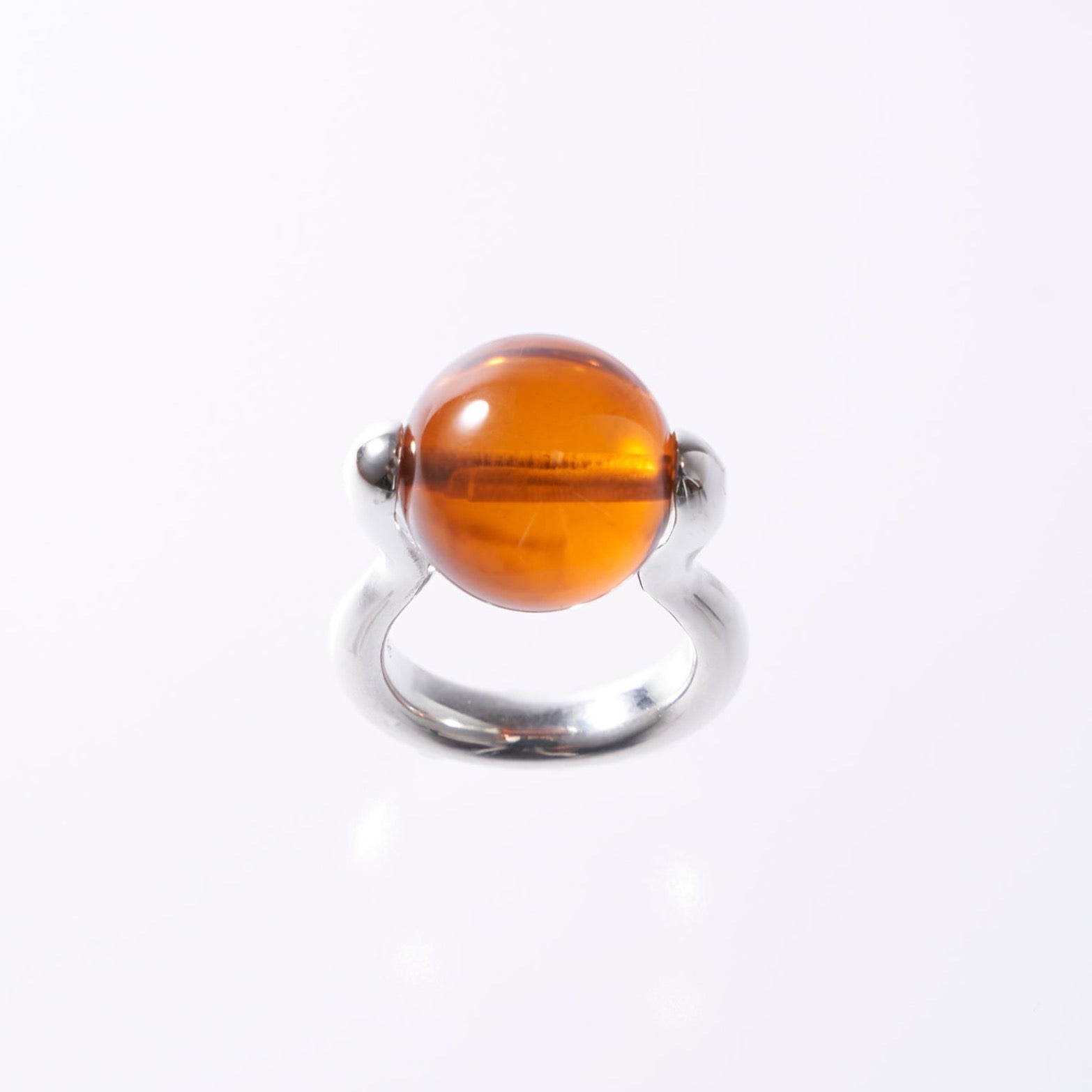 Серебрянное кольцо с круглым янтарем
