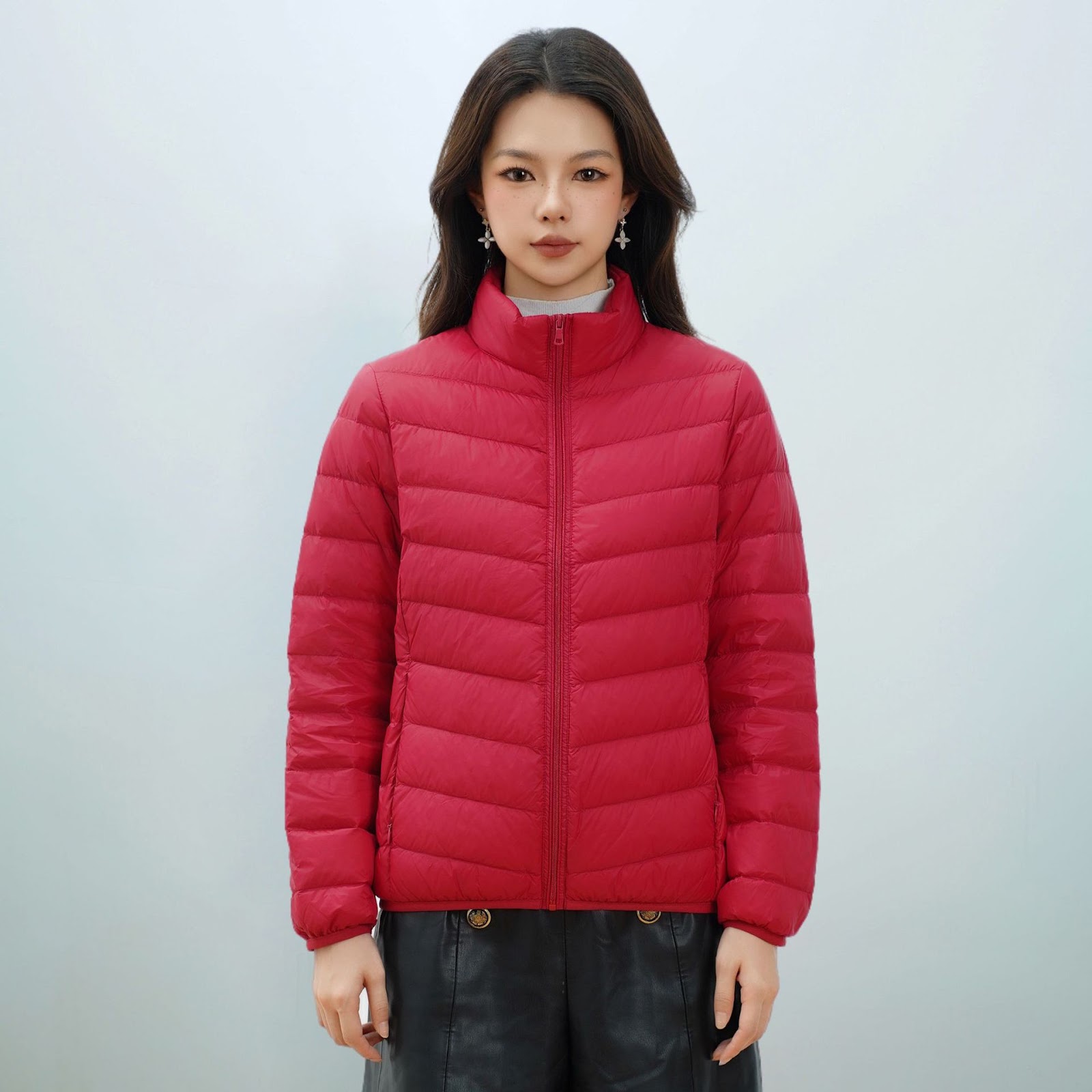 Lightweight women's down jacket with stand-up collar