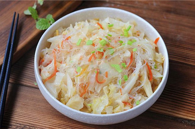 Miến Xào Bắp Cài Cà Rốt